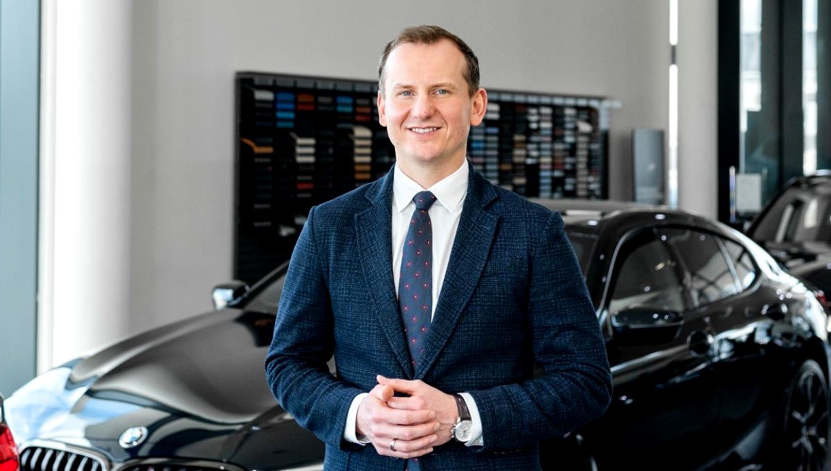 Paweł Ząbek Dyrektor Działu Handlowego